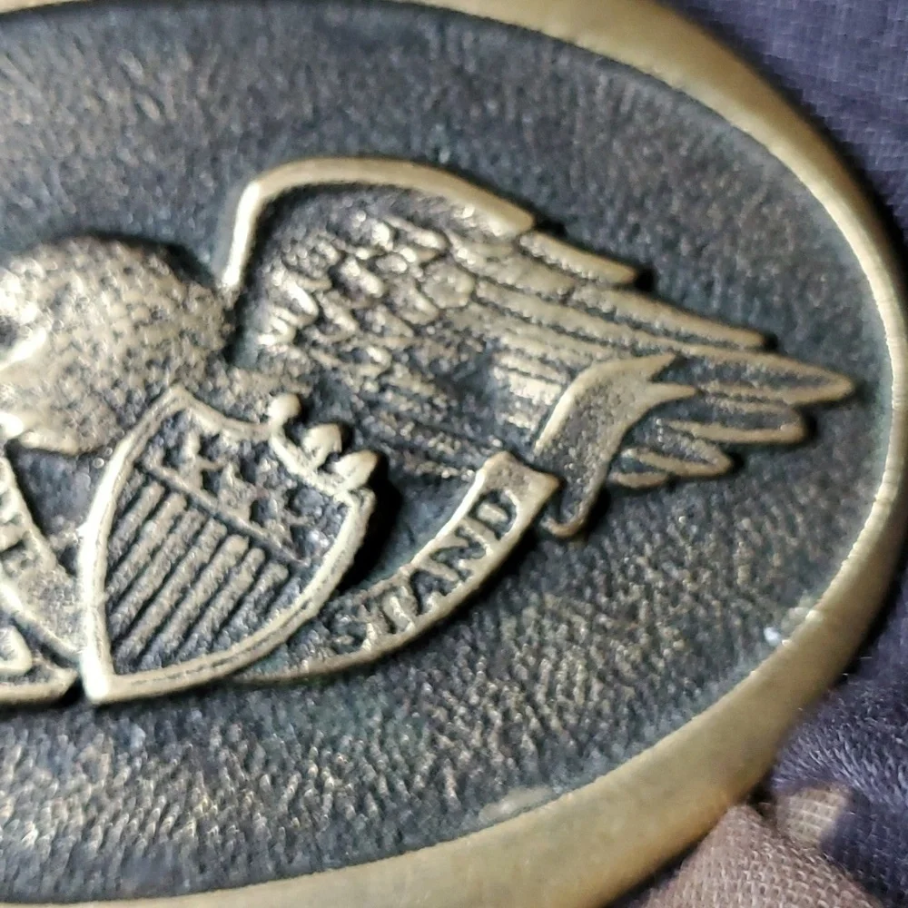 VINTAGE HERITAGE MINT SOLID BRASS OVAL BUCKLE AMERICAN EAGLE UNITED WE STAND